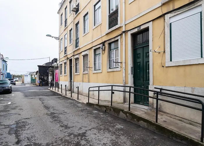 Flh Lx Factory Charming Place شقة *